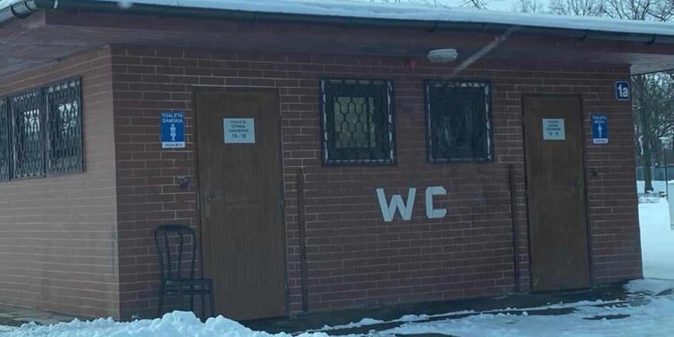 Zgorzeleckie toalety. 1,5 miesiąca za 30 tysięcy.