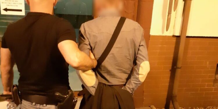 Oszust wyłudził 20 tys. zł od zmanipulowanej seniorki