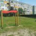 Plac zabaw na Wyspiańskiego – czy kilka nowych sprzętów załatwia sprawę?