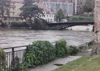 Polka wpadła do Nysy, prąd niósł ją przez prawie kilometr!