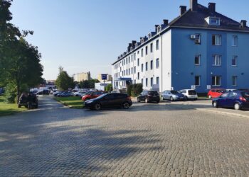 Problem z parkowaniem przy Starostwie Powiatowym w Zgorzelcu