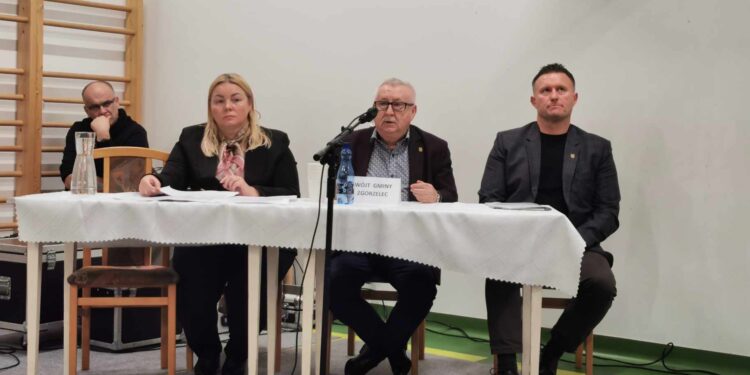 Wójt nie wycofuje się z decyzji o likwidacji podstawówki w Żarskiej Wsi