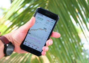 Chciał zarobić w internecie bez ryzyka, stracił prawie pół miliona