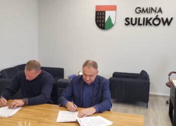Podpisanie umowy na budowę przedszkola z oddziałem żłobkowym w Sulikowie