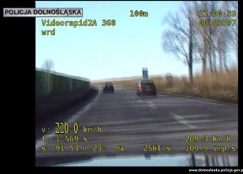 Pędził ponad 200 km/h autostradą, bo musiał „odreagować”