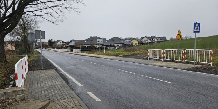 Nowy chodnik w Jędrzychowicach