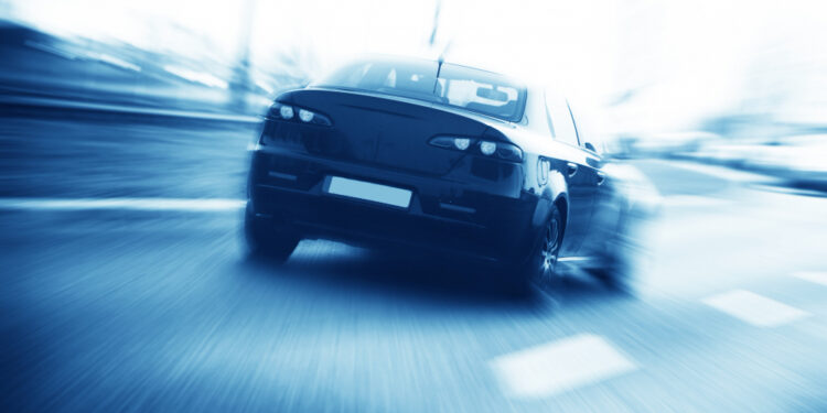 Wypadek skradzionego Audi tuż przed tunelem