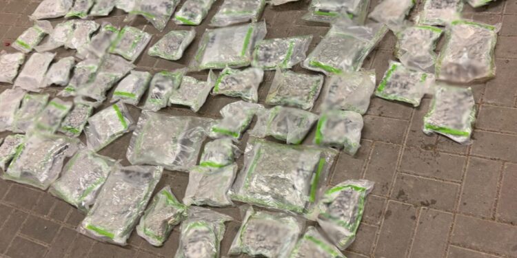 10 kg marihuany o wartości pond 435 tys. zł. przechwycone na autostradzie A4