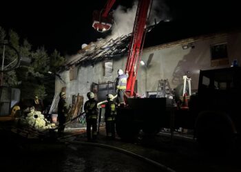 Wypadek, pożar i niewybuch – pracowity wieczór strażaków