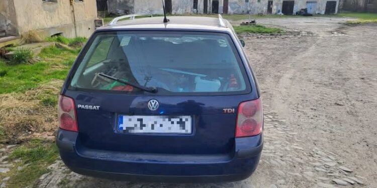 Kierujący z sądowym zakazem i narkotykami zatrzymany przez dzielnicowych