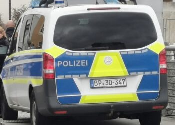 Görlitz: Ranne dziecko pozostawione po wypadku drogowym – poszukiwani świadkowie
