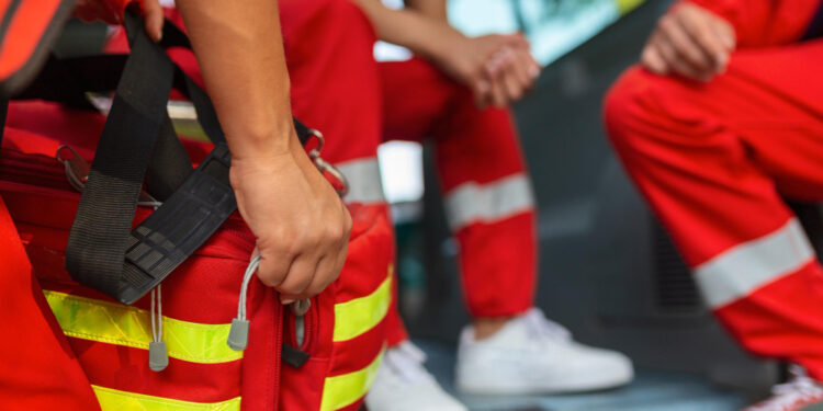 Lubań: Pijany groził nożem ratownikom medycznym