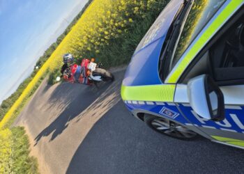 Motocyklista pijany, naćpany i zakazem zatrzymany przez policję