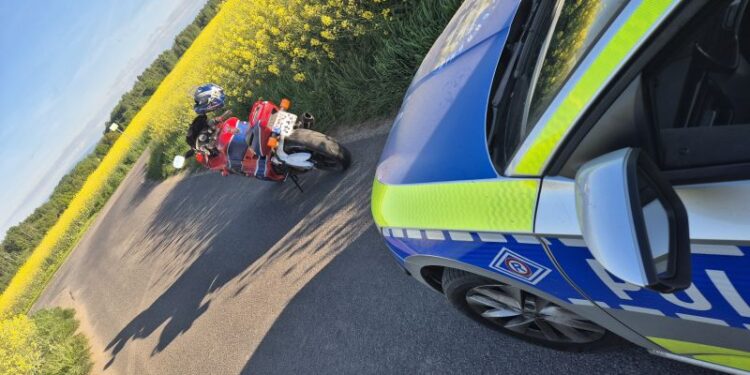 Motocyklista pijany, naćpany i zakazem zatrzymany przez policję