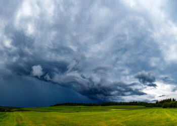 Dziś w regionie burzowo. IMGW wydało ostrzeżenie