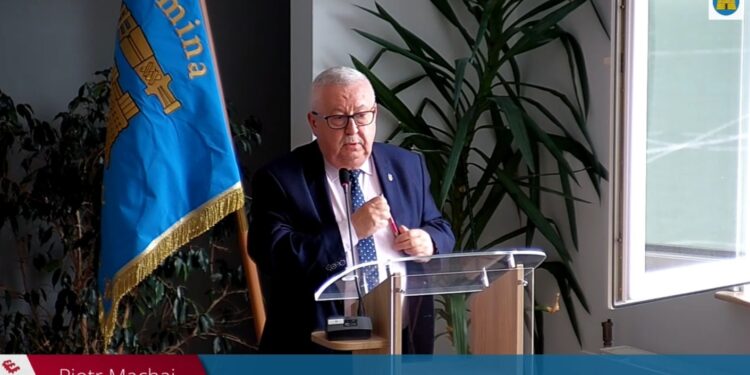 Radni powinni złożyć rezygnacje – wójt Piotr Machaj o referendum. A gdzie samorefleksja?