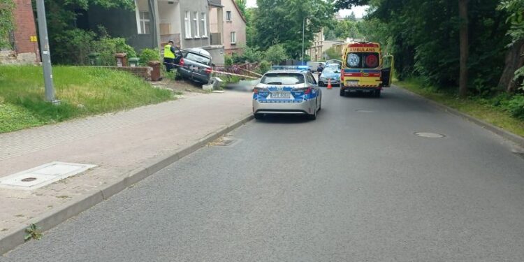 Policja apeluje zwłaszcza do osób starszych: nie siadajmy za kierownicą jeżeli źle się czujemy!