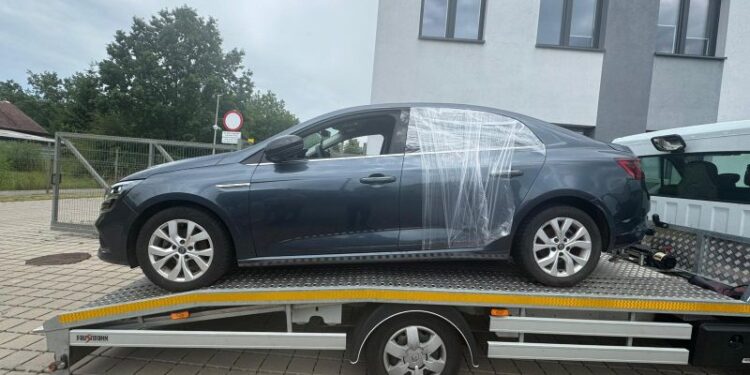 Skradziony Renault odnaleziony w Bogatyni