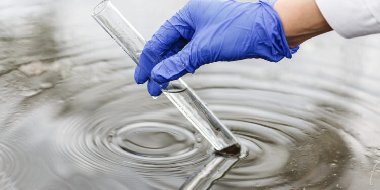 Postępowanie ws. oczyszczalni ścieków przy szkole w Trójcy