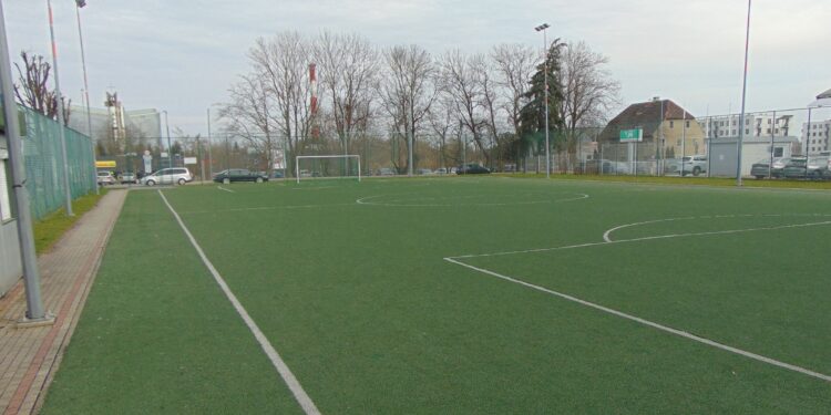 Modernizacja boiska przy SP5 w Zgorzelcu – wybrano wykonawcę