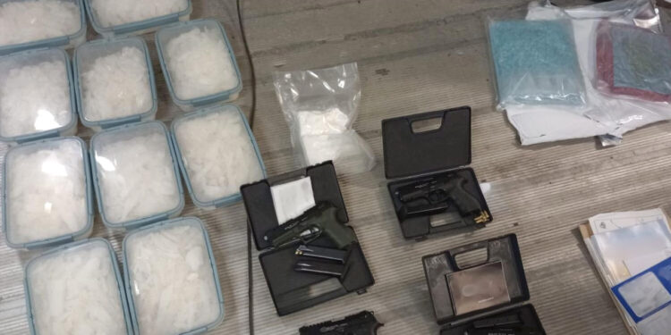 A4: KAS i Policja udaremniły przemyt narkotyków o wartości ponad 8 mln zł. 2 osoby zatrzymane