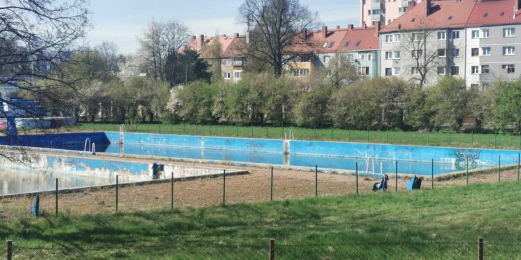 Budowa basenu w Zgorzelcu: Wybór inwestora finansowego – trwają negocjacje umowy inwestycyjnej