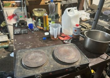 Produkował narkotyki w garażu – został zatrzymany przez zgorzeleckich kryminalnych