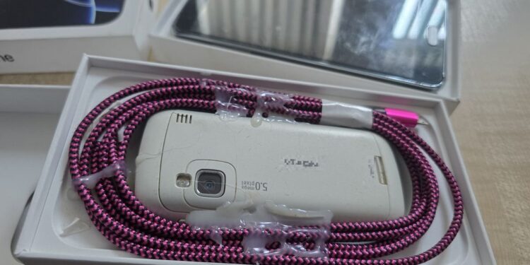 Oszustwo przy sprzedaży telefonów: 35-latek zatrzymany, grozi mu 12 lat więzienia