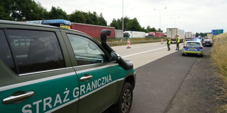 Granica pod lupą: setka wylegitymowanych w pierwszych godzinach kontroli