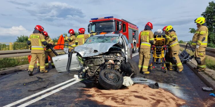Poważny wypadek na obwodnicy Bolesławca. Lądował śmigłowiec LPR
