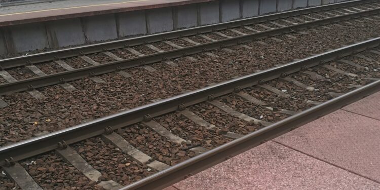 Tymczasowe zamknięcie przejazdu kolejowo-drogowego w Węglińcu