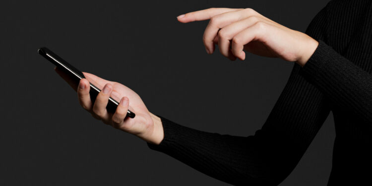 Straciła 25 tys. zł. w oszustwie na pracownika banku