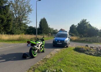 Pościg za motocyklistą. Ten pędził nawet ponad 220 km/h!