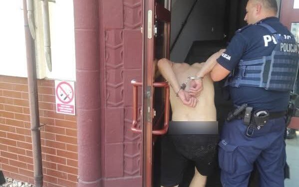 Ukradł torebkę, wpadł podczas kradzieży alkoholu