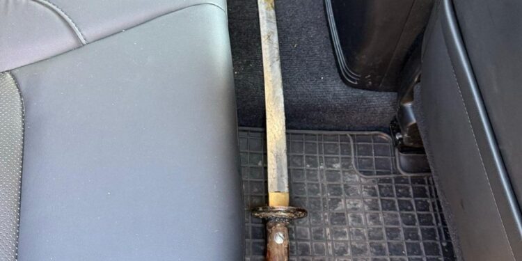 Pieńsk: Mieczem samurajskim zaatakował policjanta!