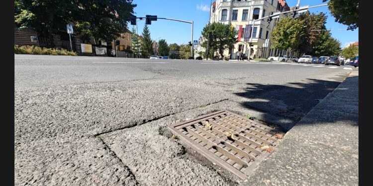 Czyszczenie kanalizacji deszczowej na ul. Warszawskiej – możliwe utrudnienia w ruchu