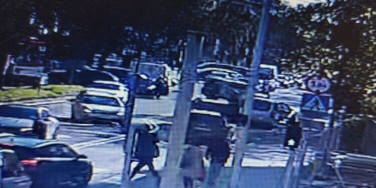 Zgorzelec: Nieprzytomna 82-latka leżała na środku drogi, większość kierowców ją ominęła!