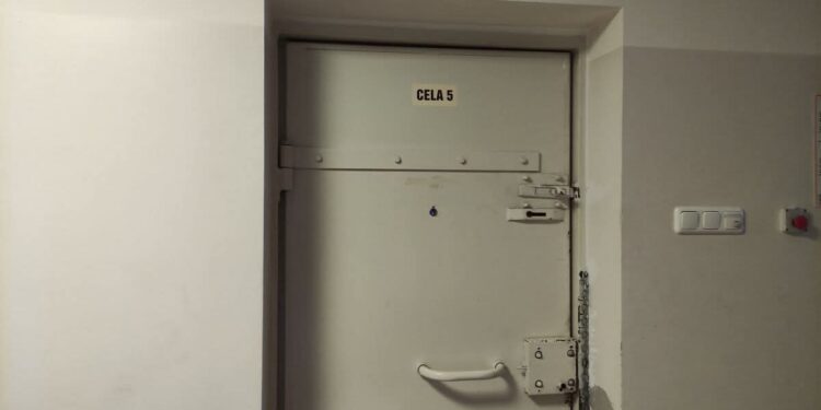 Recydywista zatrzymany po włamaniu do marketu w gminie Węgliniec