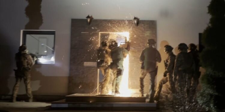 Narazili Skarb Państwa na straty w wysokości 8 mln zł – rozbita zorganizowana grupa przestępcza handlująca nielegalnymi wyrobami tytoniowymi