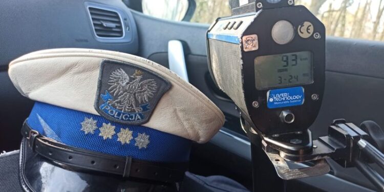 Pijany kierowca wjechał do rowu