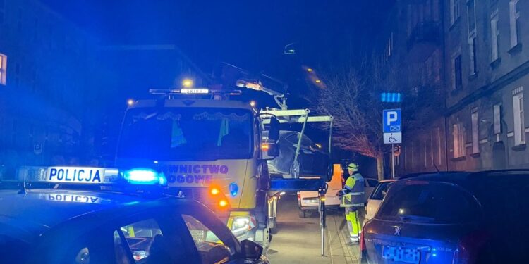 Audi odholowane: tak kończy się nieuprawnione parkowanie na „niebieskiej kopercie”