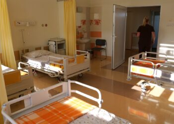 Seniorzy w miejsce noworodków, czyli oddział geriatryczny zamiast neonatologii
