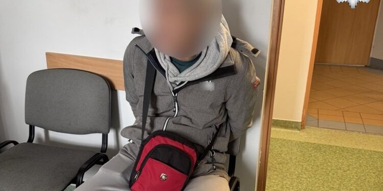 Śląscy „łowcy głów” zatrzymali 58-latka poszukiwanego listem gończym za wykorzystanie seksualne małoletniego. Wpadł w Jędrzychowicach