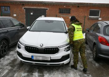 Auto z Czech, kradzione w Austrii, zatrzymane na granicy przez zgorzeleckie służby