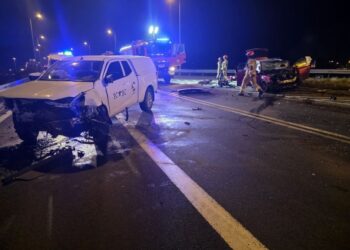 Nieustąpienie pierwszeństwa przyczyną groźnego wypadku w Jędrzychowicach. Cztery osoby trafiły do szpitala