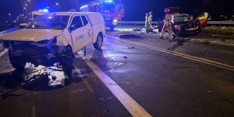 Nieustąpienie pierwszeństwa przyczyną groźnego wypadku w Jędrzychowicach. Cztery osoby trafiły do szpitala