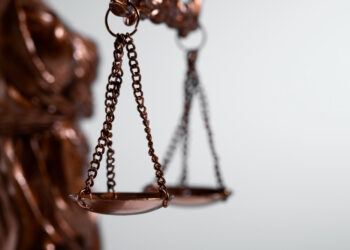 Rozbita grupa przestępcza: nielegalne papierosy, narkotyki i milionowe straty