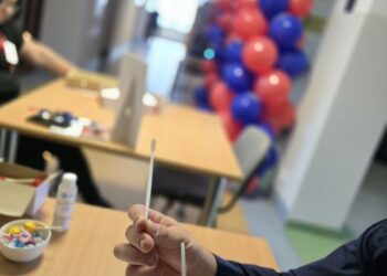 30 osób – 30 szans na życie! Szukamy bliźniaka genetycznego dla Damiana – policjanta z Jawora