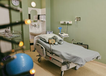 Powtarzające się protesty pod lubańskim szpitalem – to nie miejsce na spory. Placówka wydała oświadczenie