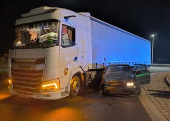 Pościg za kierującą Audi zakończony kolizją. 17-latka nietrzeźwa i bez uprawnień